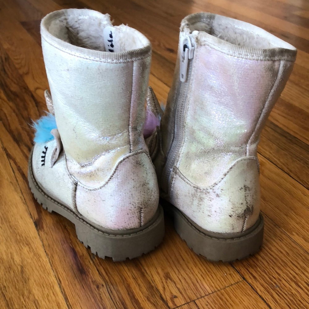 Shoes - Picture 4 of 5